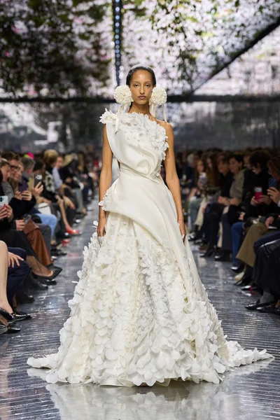 Look 63